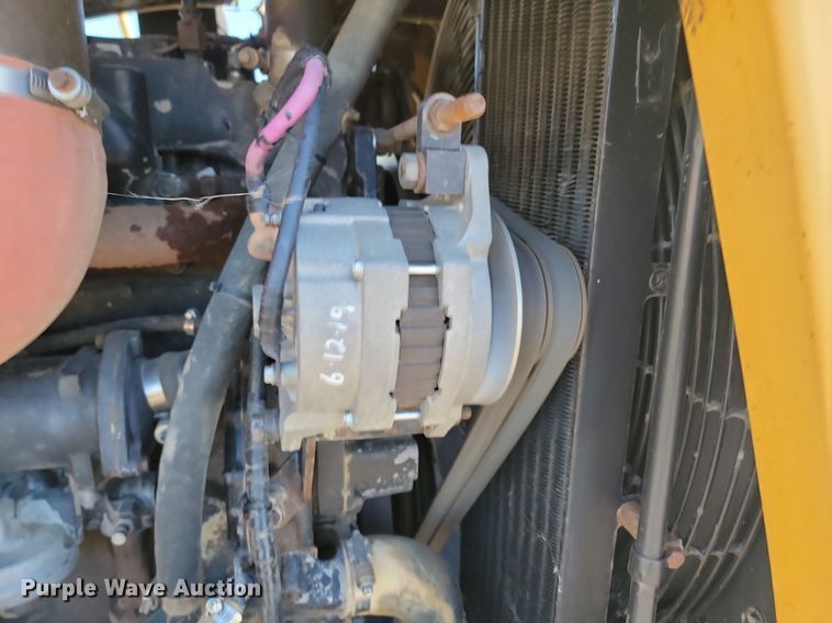 image for item LA9592 1994 Caterpillar Challenger 85C tractor