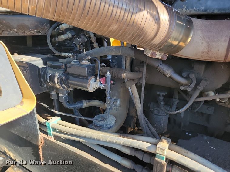 image for item LA9592 1994 Caterpillar Challenger 85C tractor