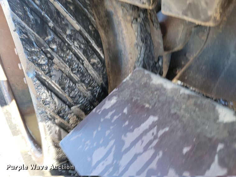 image for item LA9592 1994 Caterpillar Challenger 85C tractor