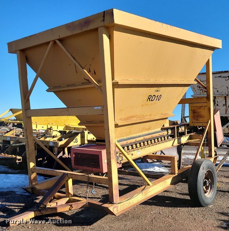 image for item LA9597 Portable hopper conveyor 