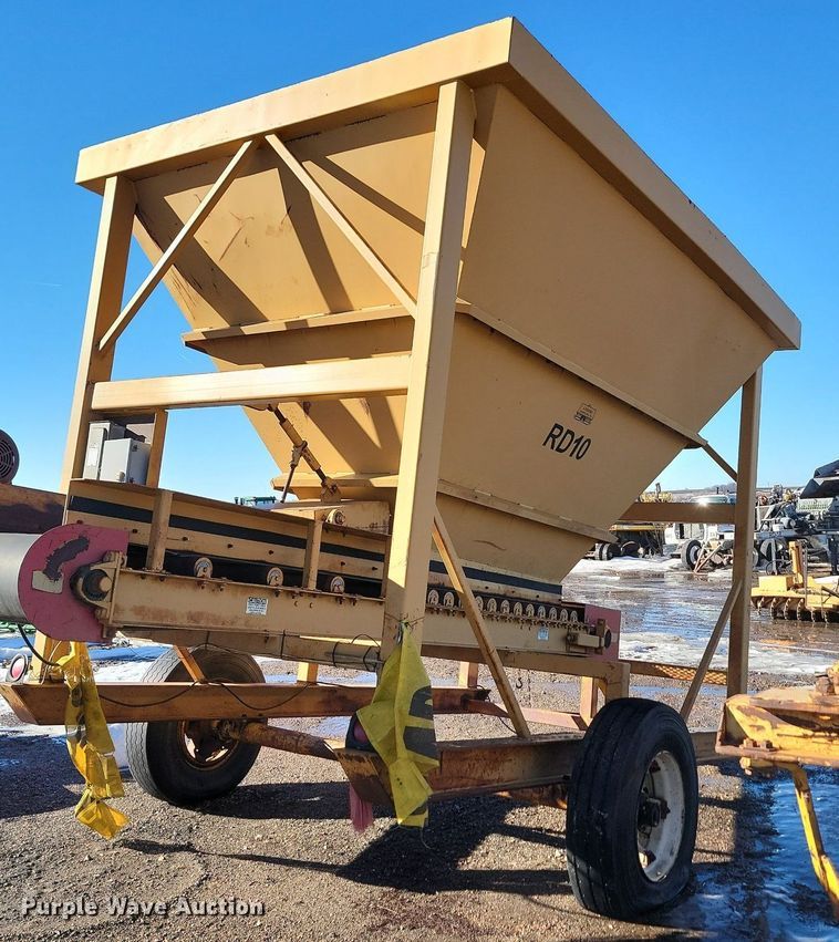 image for item LA9597 Portable hopper conveyor 