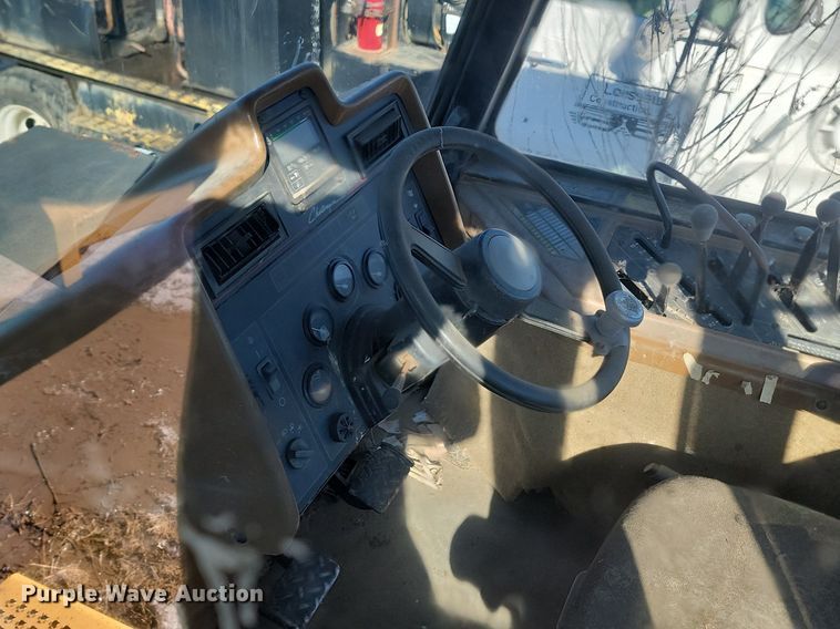 image for item LA9599 Caterpillar Challenger CH75C tractor