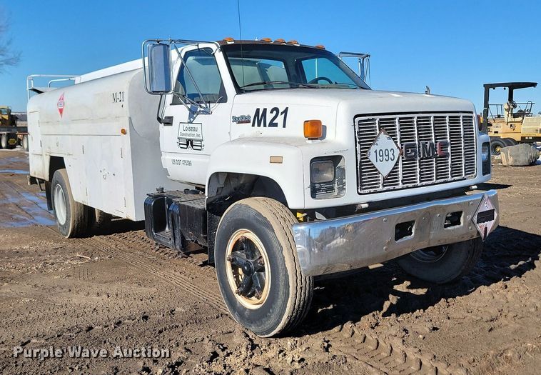image for item LA9601 1992 GMC C7H042 fuel truck