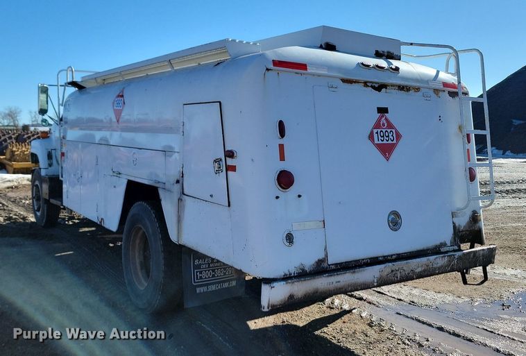 image for item LA9601 1992 GMC C7H042 fuel truck