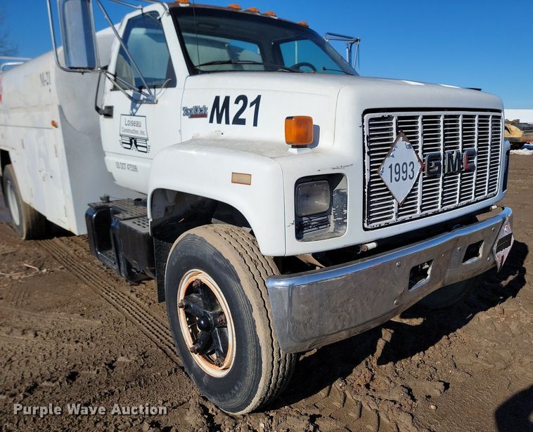 image for item LA9601 1992 GMC C7H042 fuel truck