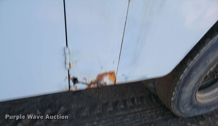 image for item LA9601 1992 GMC C7H042 fuel truck