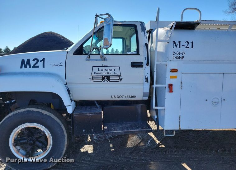 image for item LA9601 1992 GMC C7H042 fuel truck