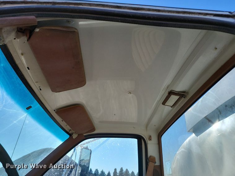 image for item LA9601 1992 GMC C7H042 fuel truck