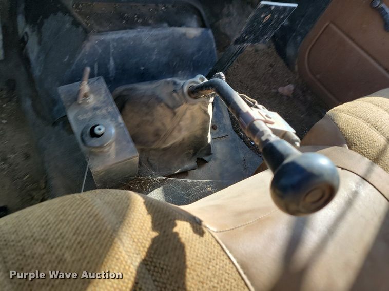 image for item LA9601 1992 GMC C7H042 fuel truck