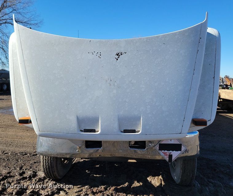 image for item LA9601 1992 GMC C7H042 fuel truck