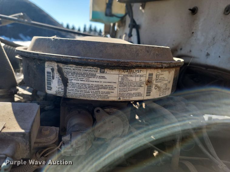 image for item LA9601 1992 GMC C7H042 fuel truck