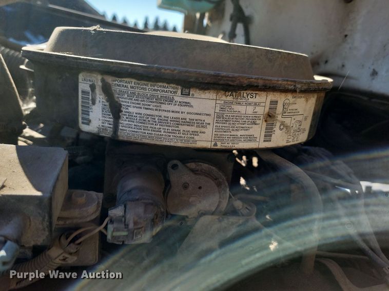 image for item LA9601 1992 GMC C7H042 fuel truck