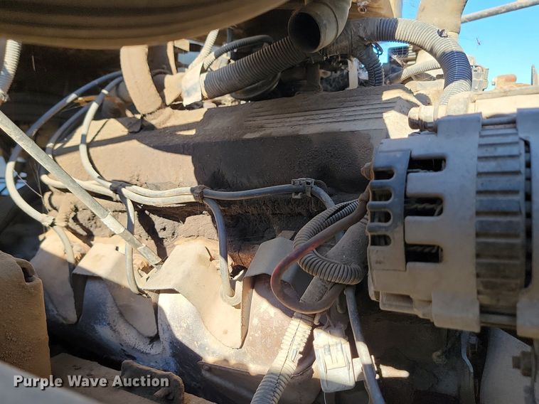 image for item LA9601 1992 GMC C7H042 fuel truck