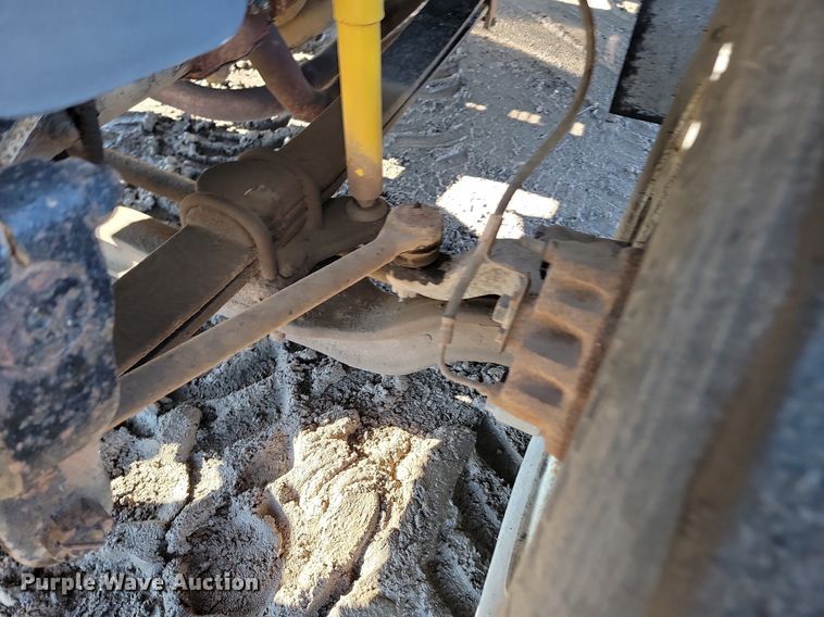 image for item LA9601 1992 GMC C7H042 fuel truck