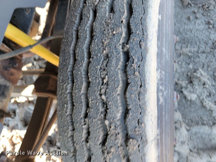 image for item LA9601 1992 GMC C7H042 fuel truck