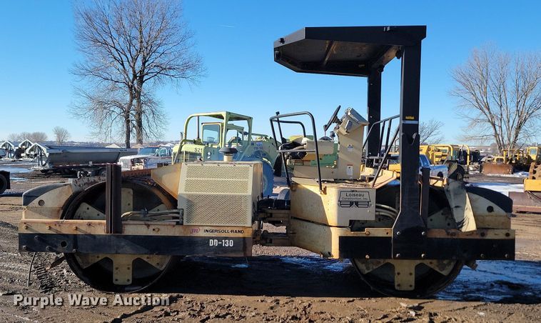 image for item LA9602 2000 Ingersoll Rand DD-130 double drum roller