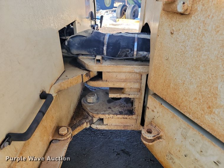 image for item LA9602 2000 Ingersoll Rand DD-130 double drum roller