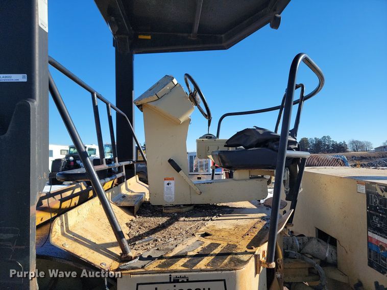 image for item LA9602 2000 Ingersoll Rand DD-130 double drum roller