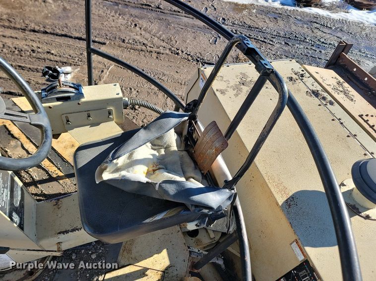 image for item LA9602 2000 Ingersoll Rand DD-130 double drum roller