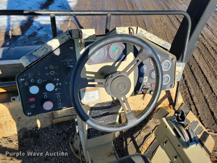 image for item LA9602 2000 Ingersoll Rand DD-130 double drum roller