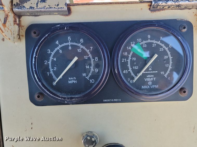 image for item LA9602 2000 Ingersoll Rand DD-130 double drum roller