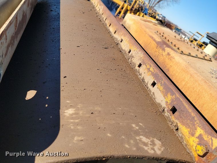 image for item LA9602 2000 Ingersoll Rand DD-130 double drum roller