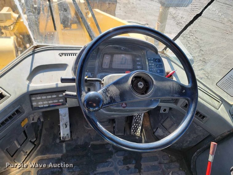 image for item LA9603 2000 Komatsu  WA380-3MC wheel loader