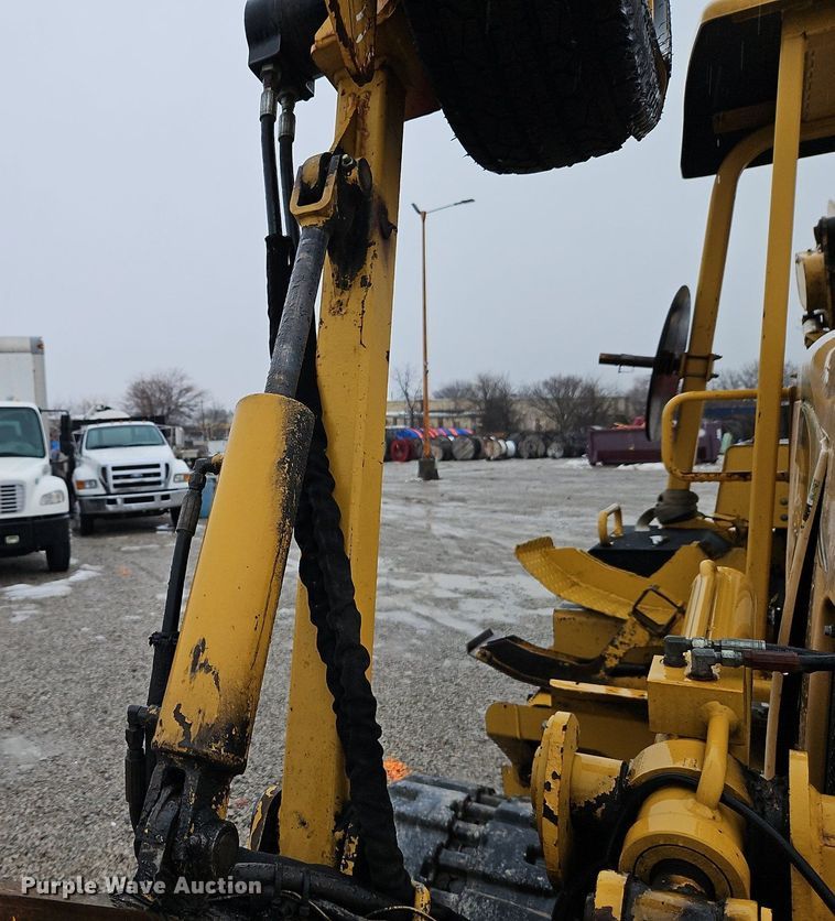 image for item LB9746 2010 Vermeer RTX1250 cable plow