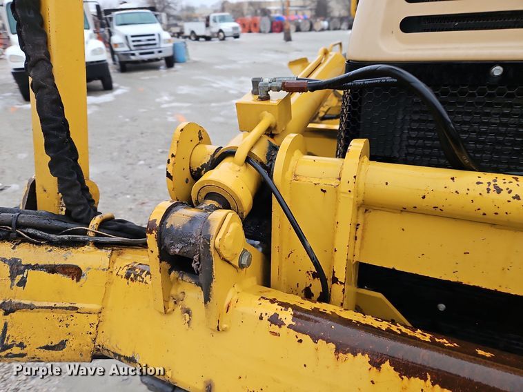 image for item LB9746 2010 Vermeer RTX1250 cable plow