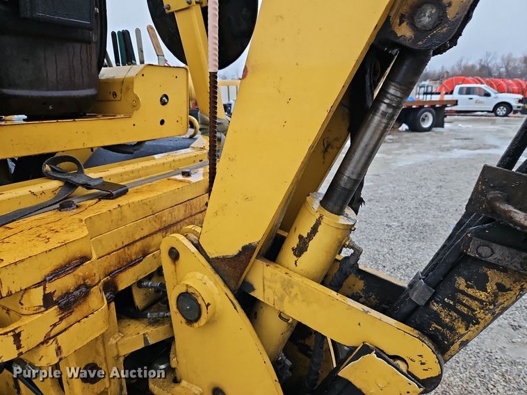 image for item LB9746 2010 Vermeer RTX1250 cable plow