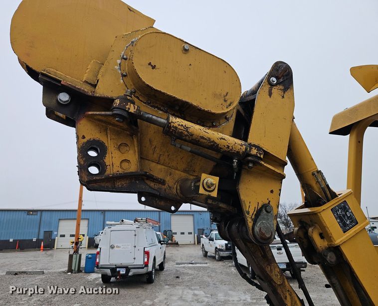 image for item LB9746 2010 Vermeer RTX1250 cable plow