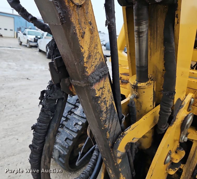 image for item LB9746 2010 Vermeer RTX1250 cable plow