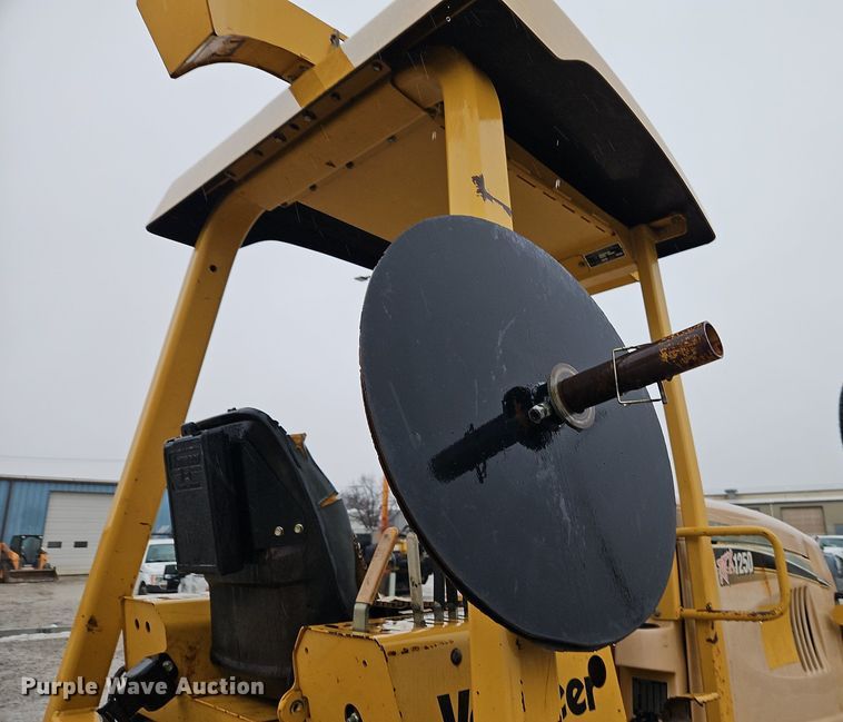 image for item LB9746 2010 Vermeer RTX1250 cable plow