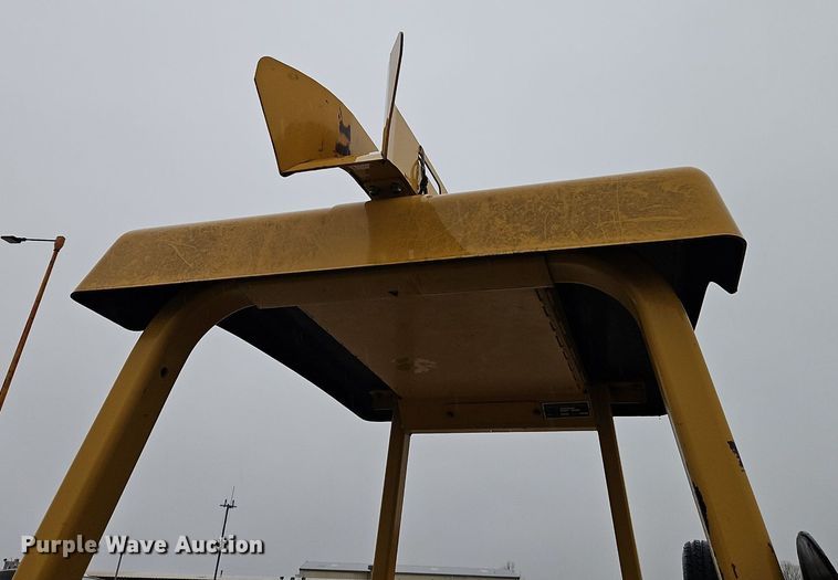 image for item LB9746 2010 Vermeer RTX1250 cable plow