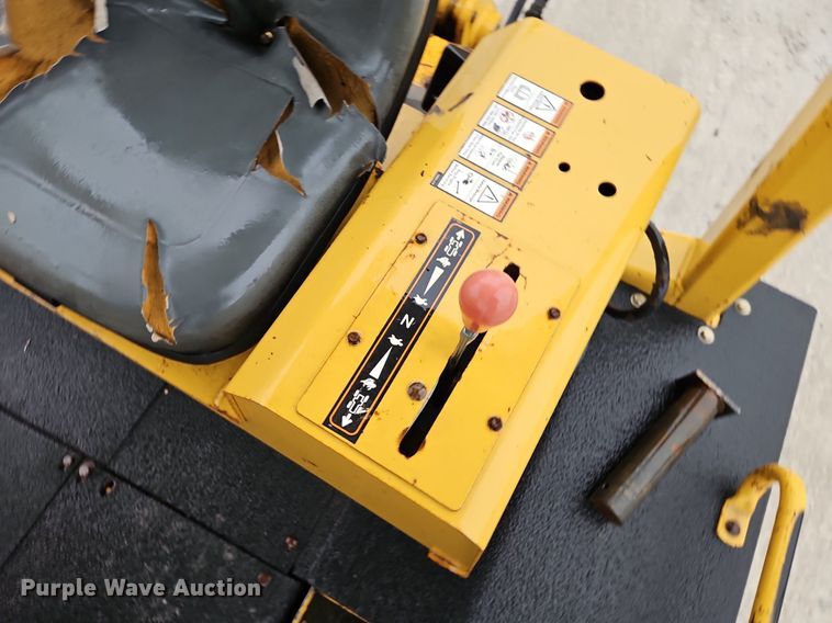 image for item LB9746 2010 Vermeer RTX1250 cable plow