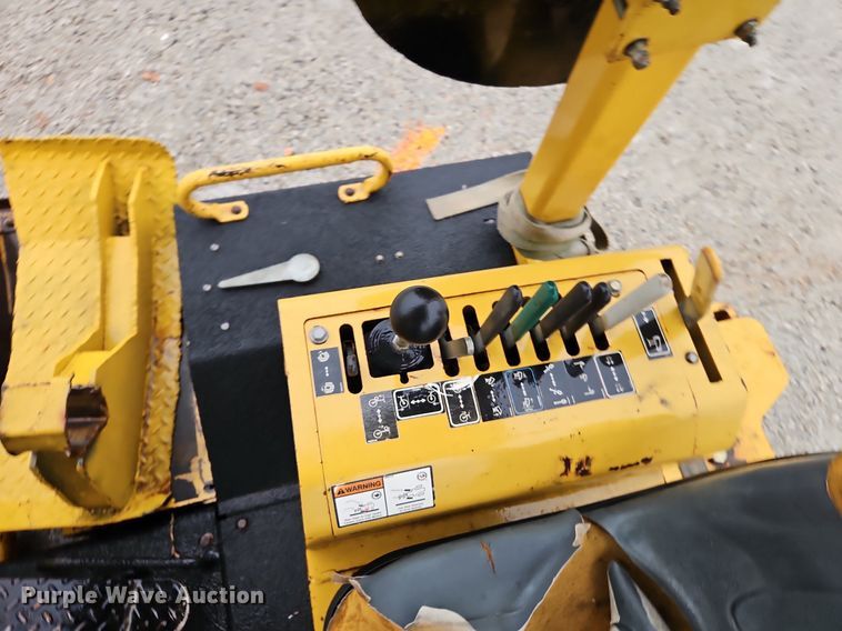 image for item LB9746 2010 Vermeer RTX1250 cable plow