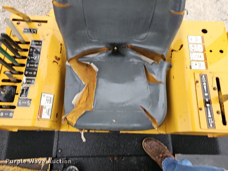 image for item LB9746 2010 Vermeer RTX1250 cable plow