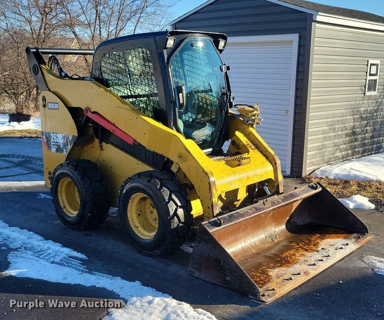 image for item LC9810 2012 Caterpillar 262C skid steer loader