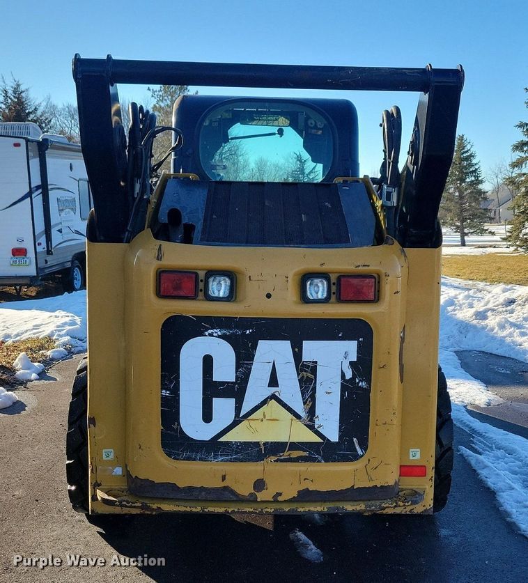 image for item LC9810 2012 Caterpillar 262C skid steer loader