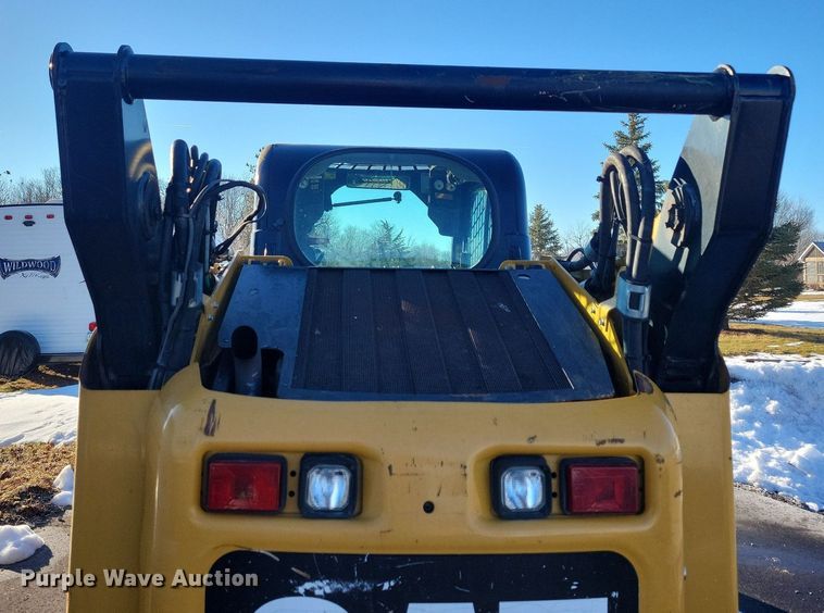 image for item LC9810 2012 Caterpillar 262C skid steer loader