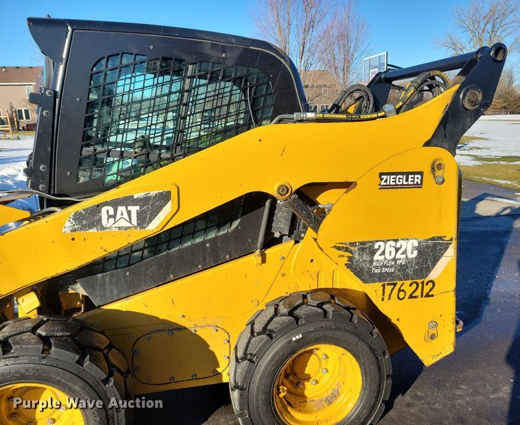 image for item LC9810 2012 Caterpillar 262C skid steer loader