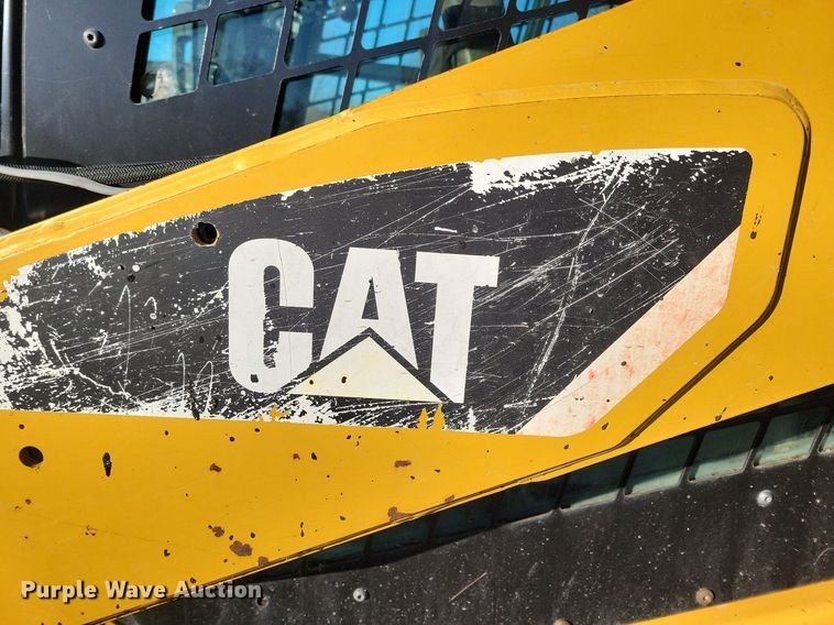 image for item LC9810 2012 Caterpillar 262C skid steer loader