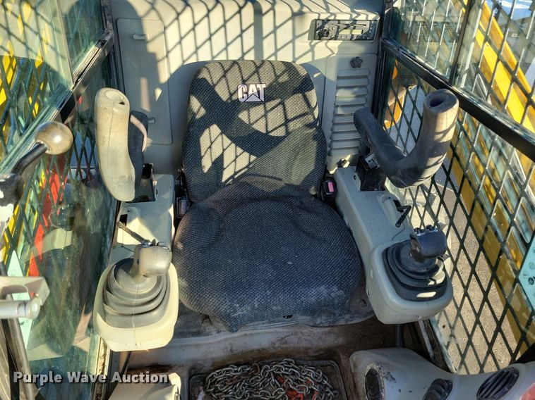 image for item LC9810 2012 Caterpillar 262C skid steer loader