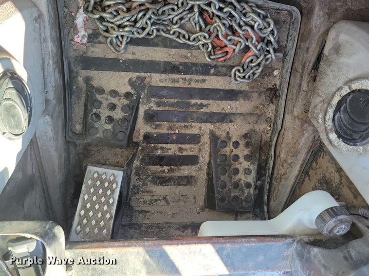 image for item LC9810 2012 Caterpillar 262C skid steer loader