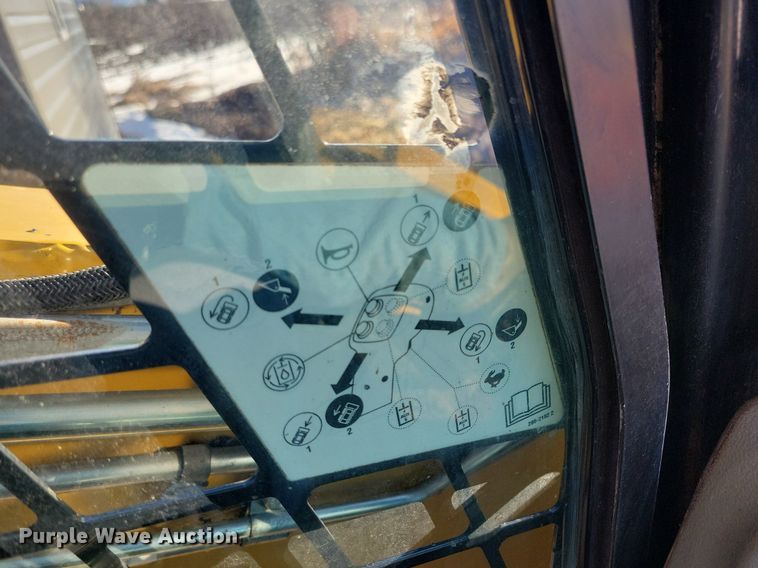 image for item LC9810 2012 Caterpillar 262C skid steer loader