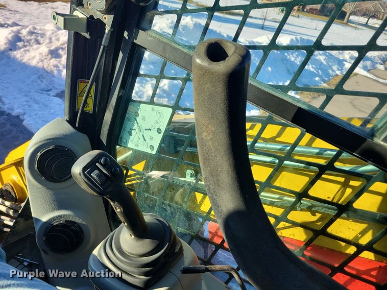 image for item LC9810 2012 Caterpillar 262C skid steer loader