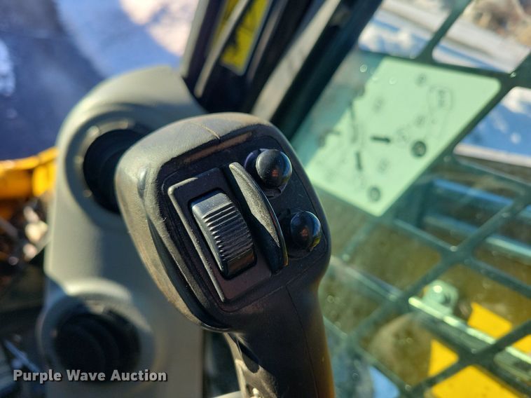 image for item LC9810 2012 Caterpillar 262C skid steer loader