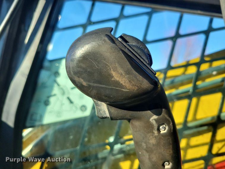 image for item LC9810 2012 Caterpillar 262C skid steer loader