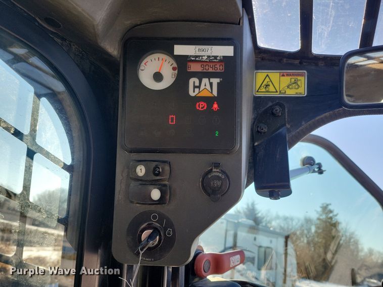 image for item LC9810 2012 Caterpillar 262C skid steer loader
