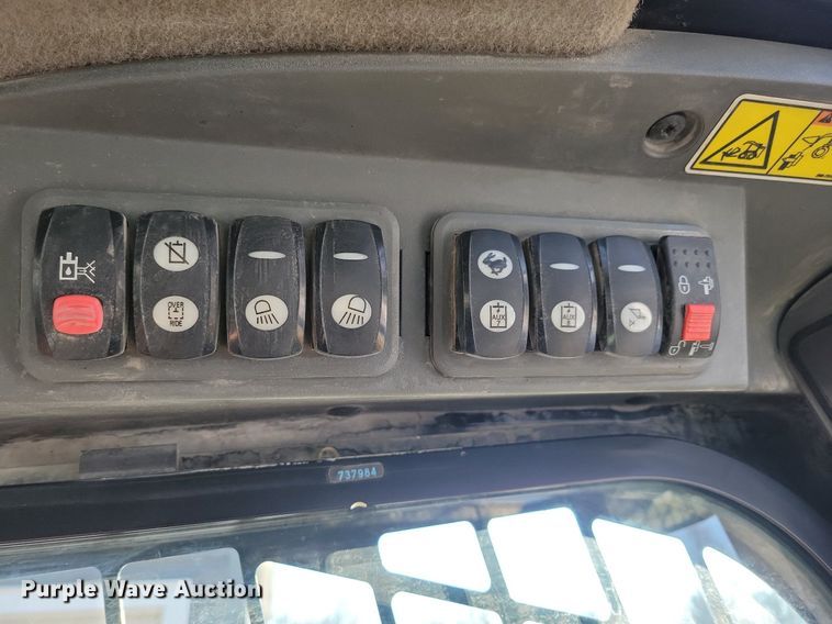 image for item LC9810 2012 Caterpillar 262C skid steer loader